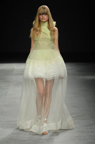 Look 25